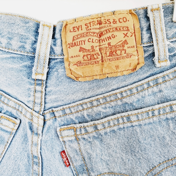 Vintage | Levi's | 501s Cutoff Button Fly Shorts - Picture 3 of 15